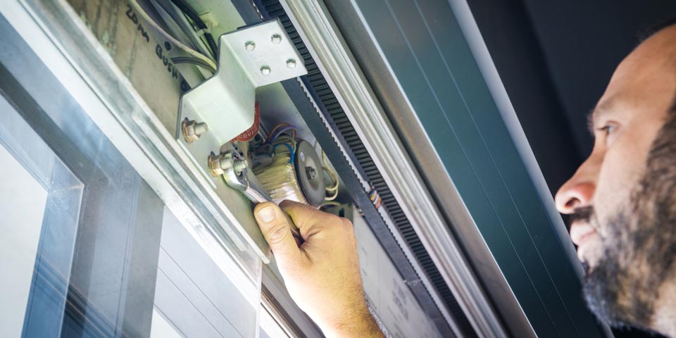 Auto door maintenance in Geelong by LGE Electrical Services